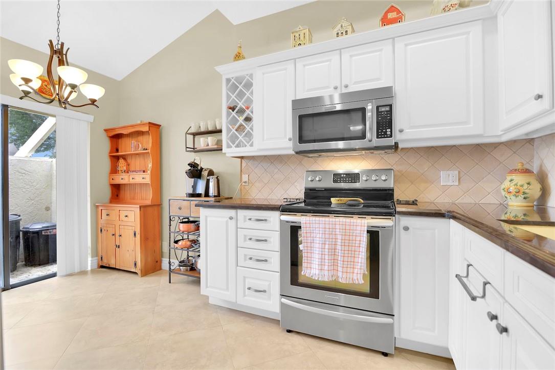 11003 Water Oak Manor