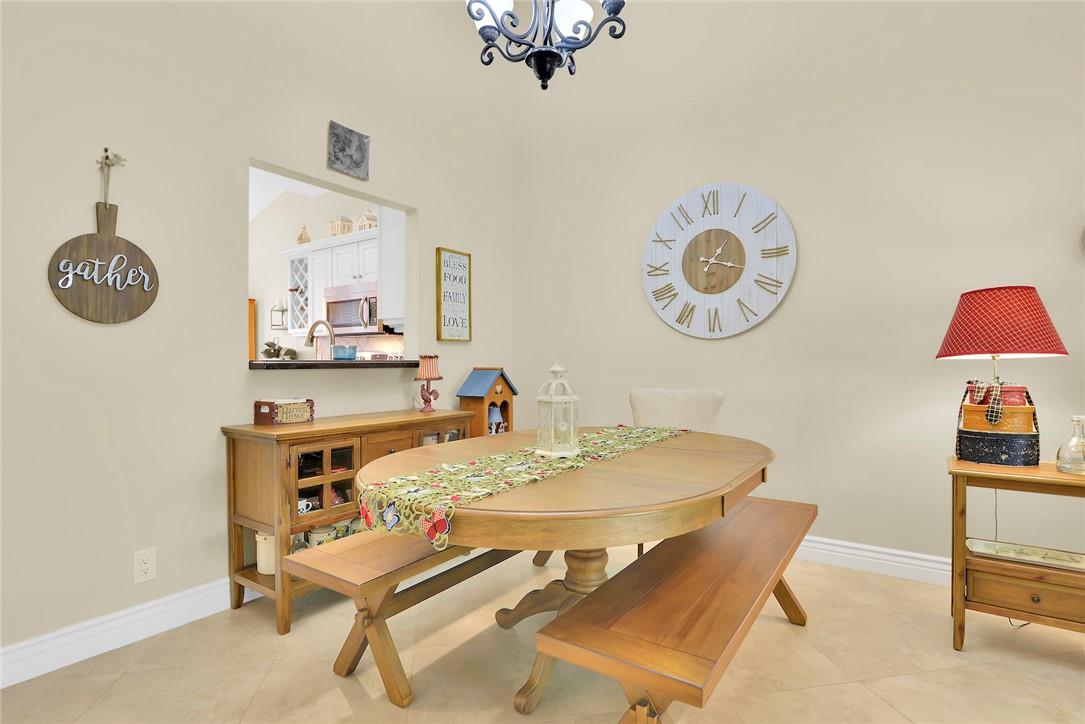 11003 Water Oak Manor