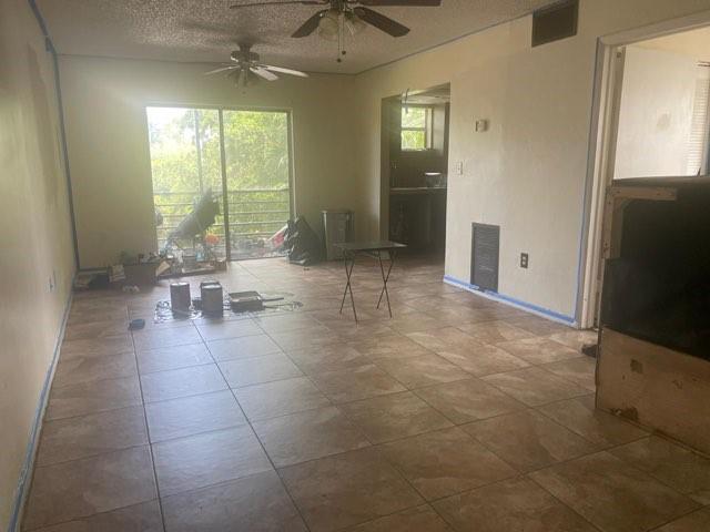 13500 NE 3rd Ct Unit: 320