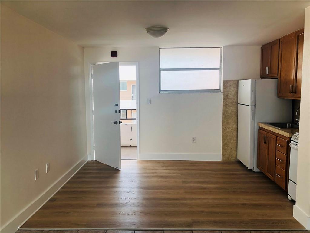 1750 James Ave Unit: 10C