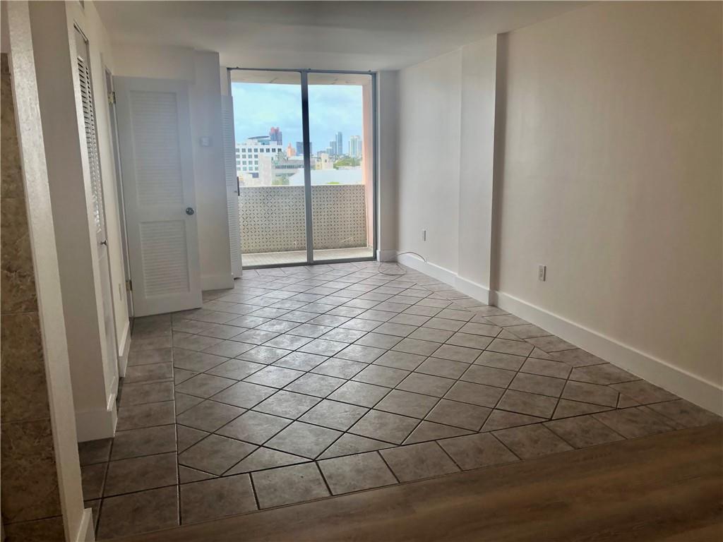 1750 James Ave Unit: 10C