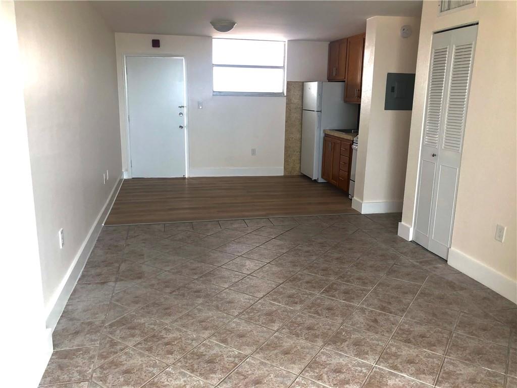 1750 James Ave Unit: 10C