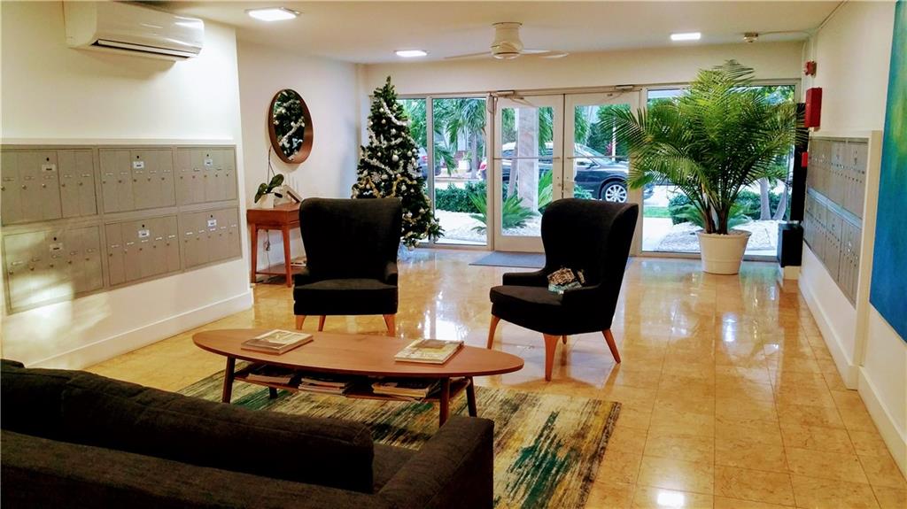 1750 James Ave Unit: 10C