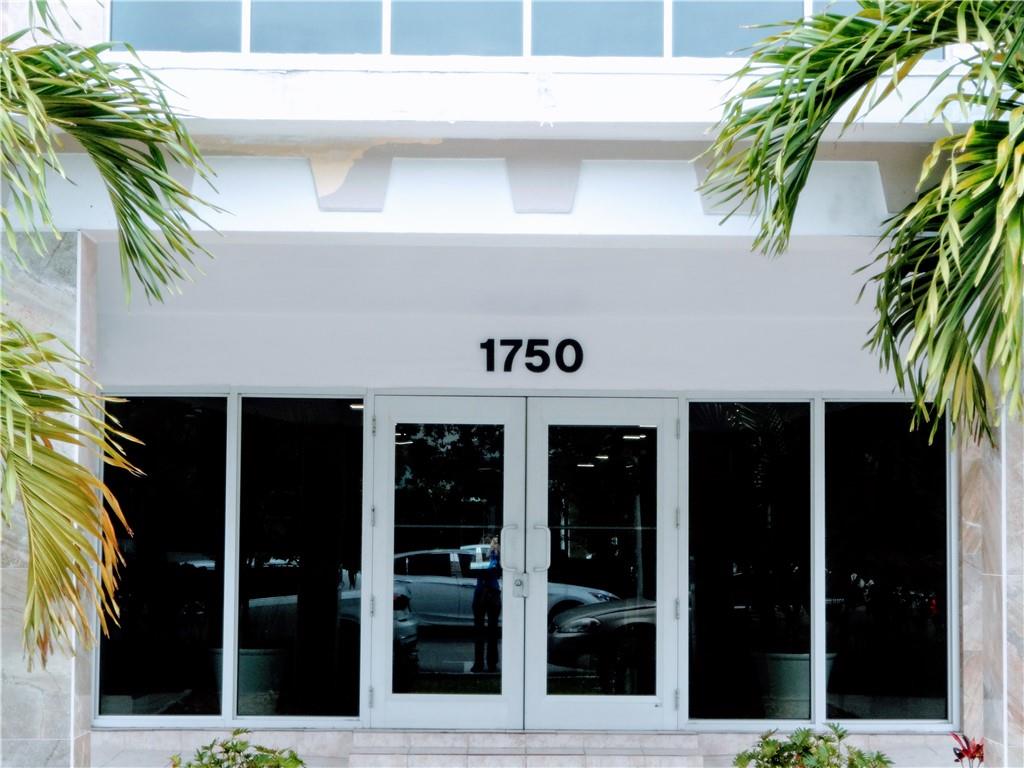 1750 James Ave Unit: 10C