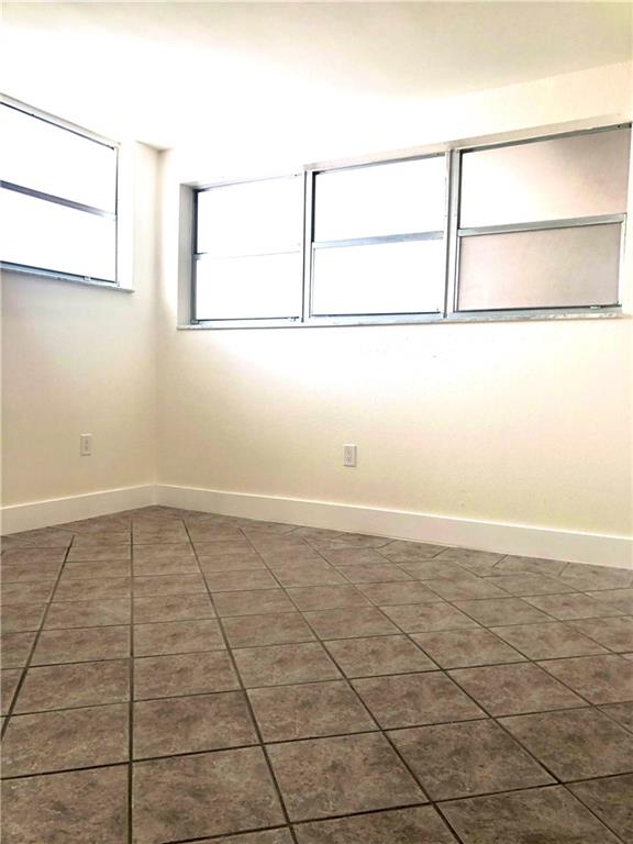 1750 James Ave Unit: 10C