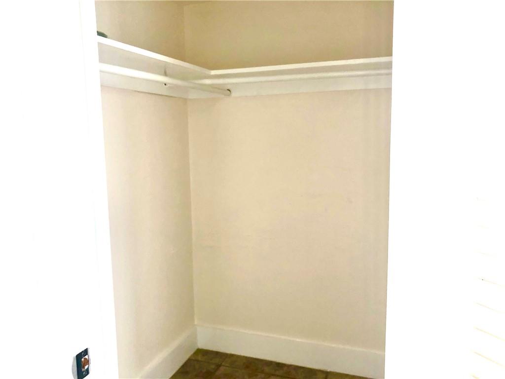 1750 James Ave Unit: 10C