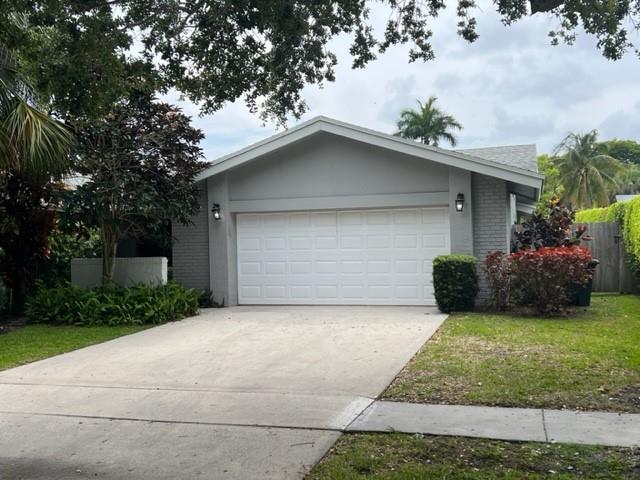 3049 NW 27th Ave