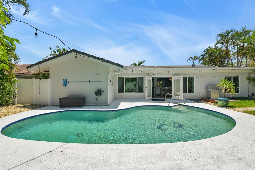 661 SW 8th Ter