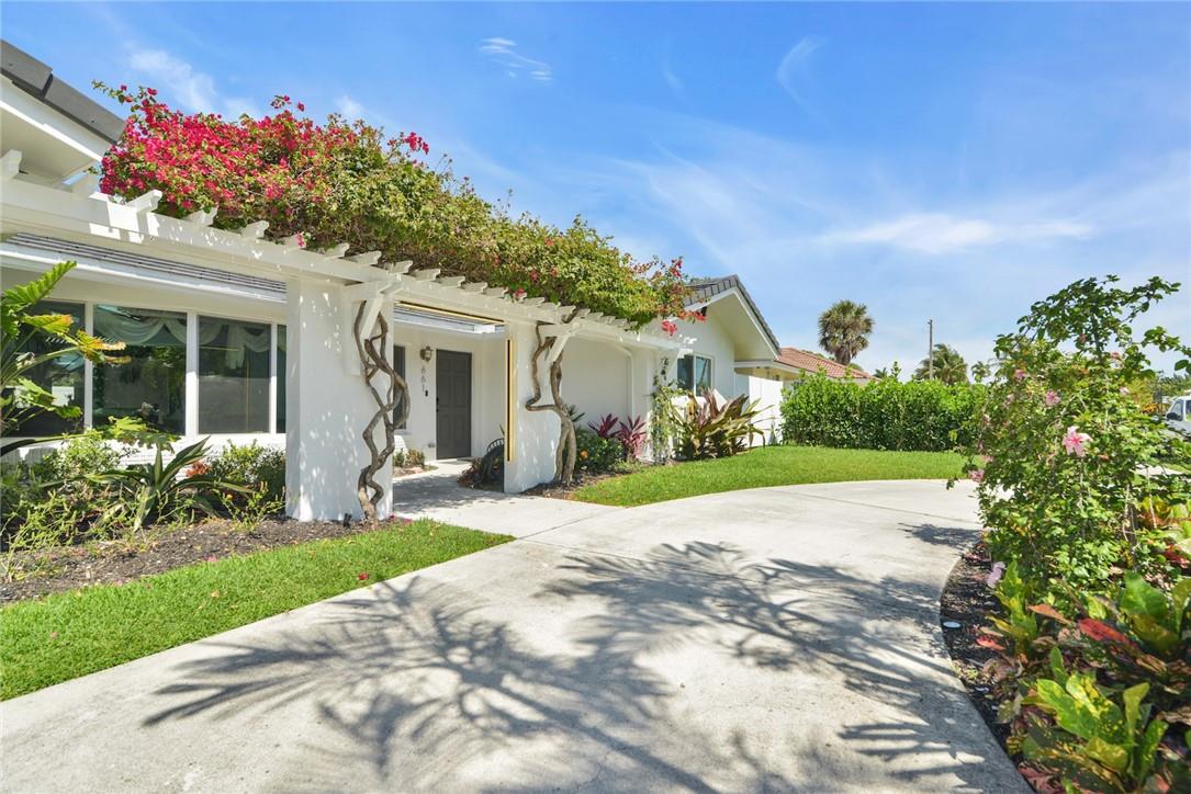 661 SW 8th Ter