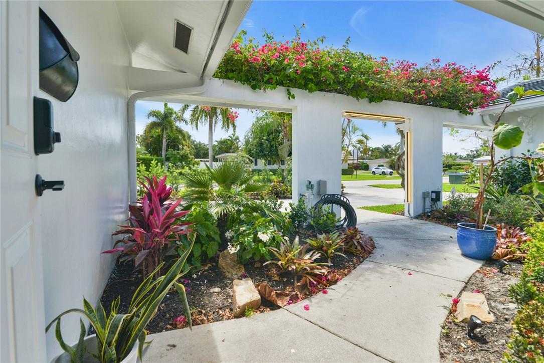 661 SW 8th Ter