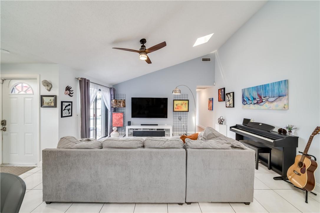 9879 Boca Gardens Trl Unit: B