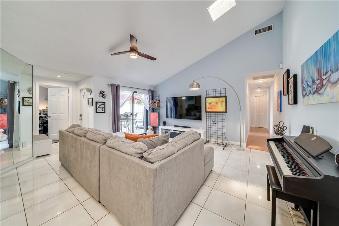 9879 Boca Gardens Trl Unit: B