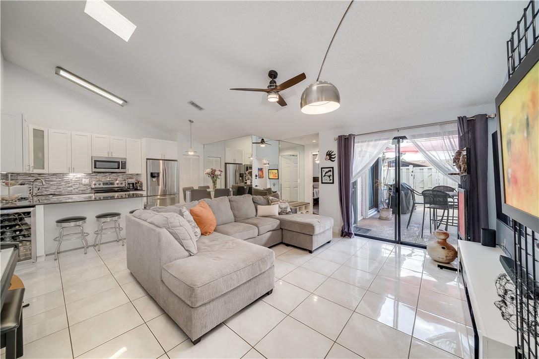9879 Boca Gardens Trl Unit: B