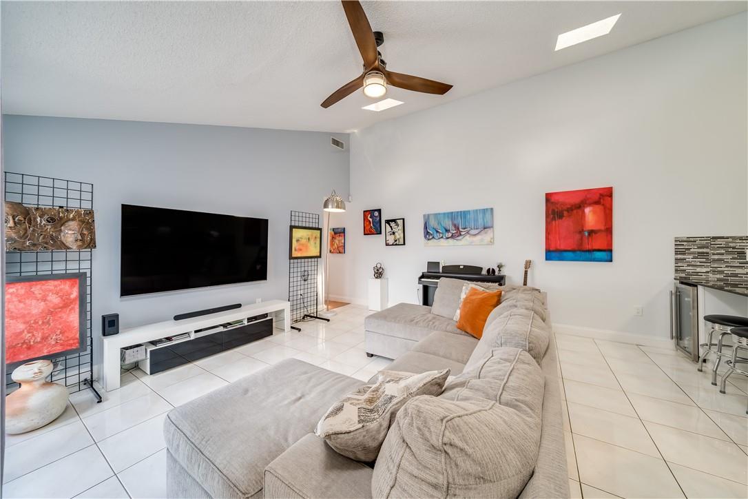 9879 Boca Gardens Trl Unit: B