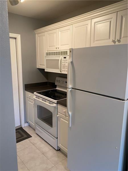 510 SW 15th St Unit: 205