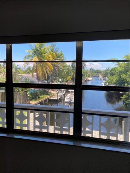 510 SW 15th St Unit: 205