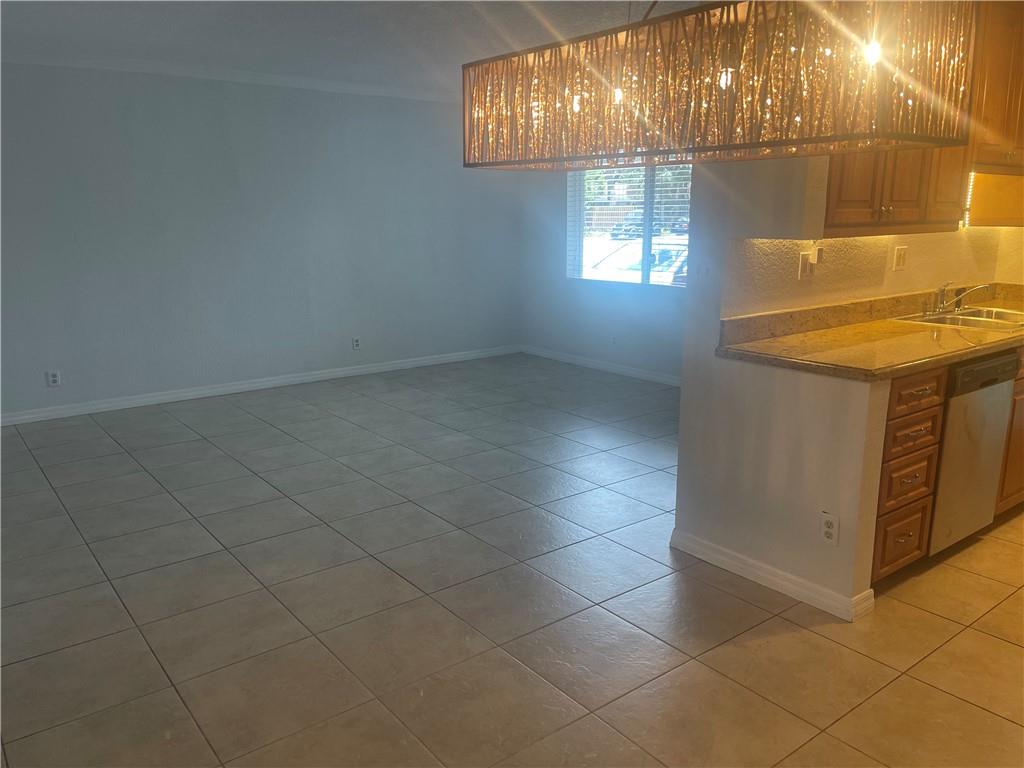 2020 NE 56th St Unit: 108