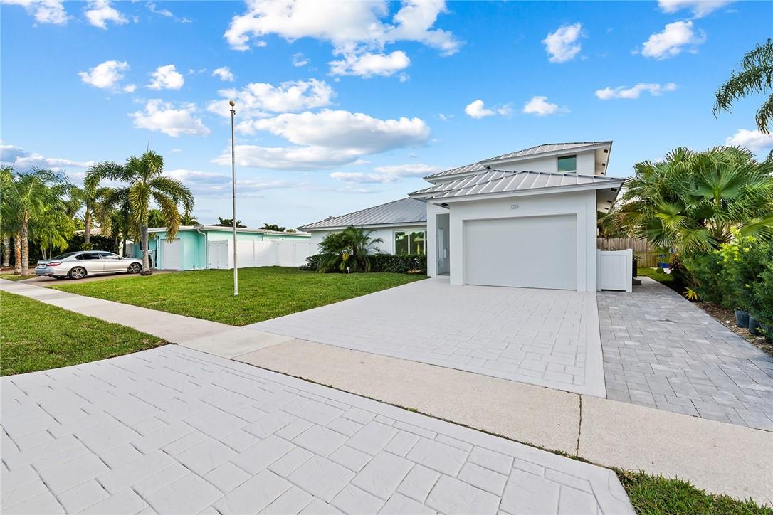 120 SE 12th Ct
