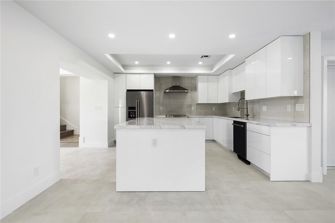 120 SE 12th Ct