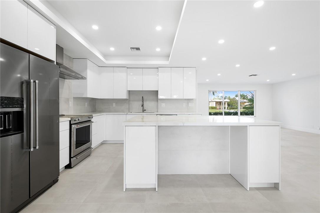 120 SE 12th Ct