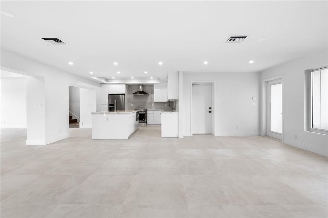 120 SE 12th Ct