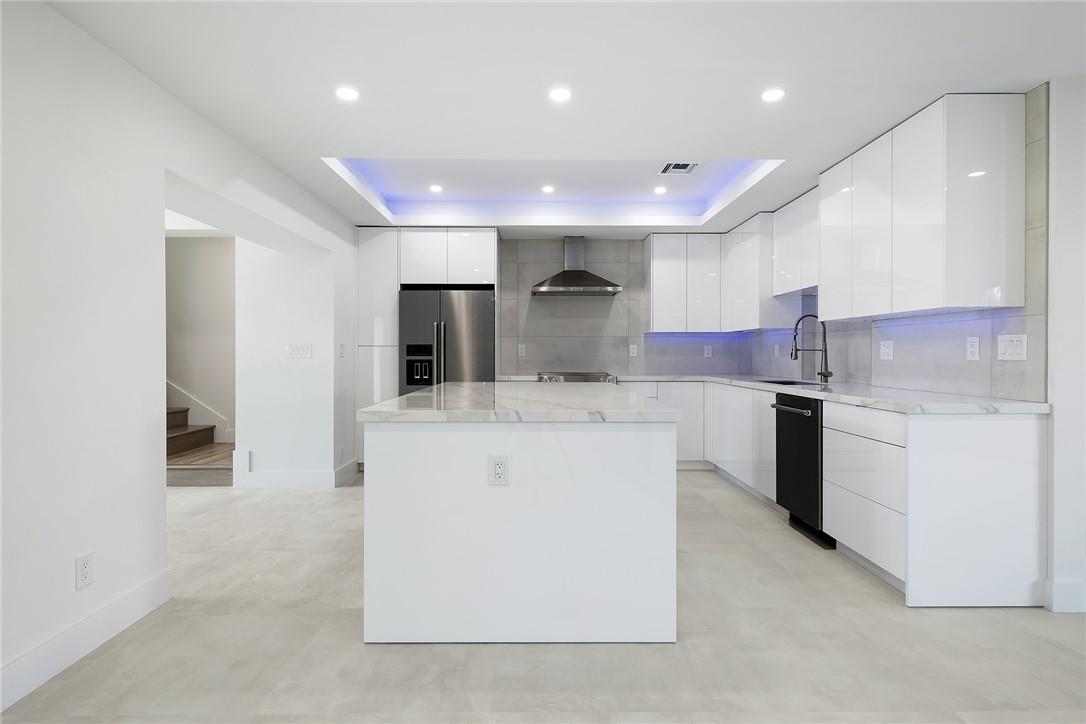 120 SE 12th Ct