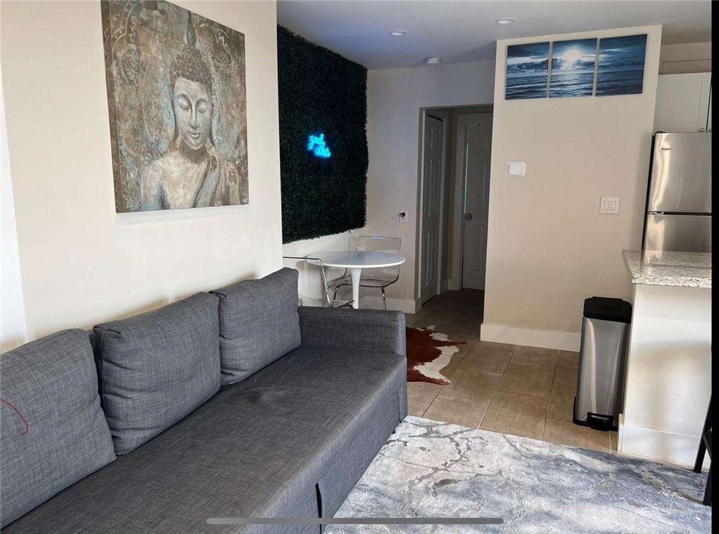 1215 NE 13th Ave