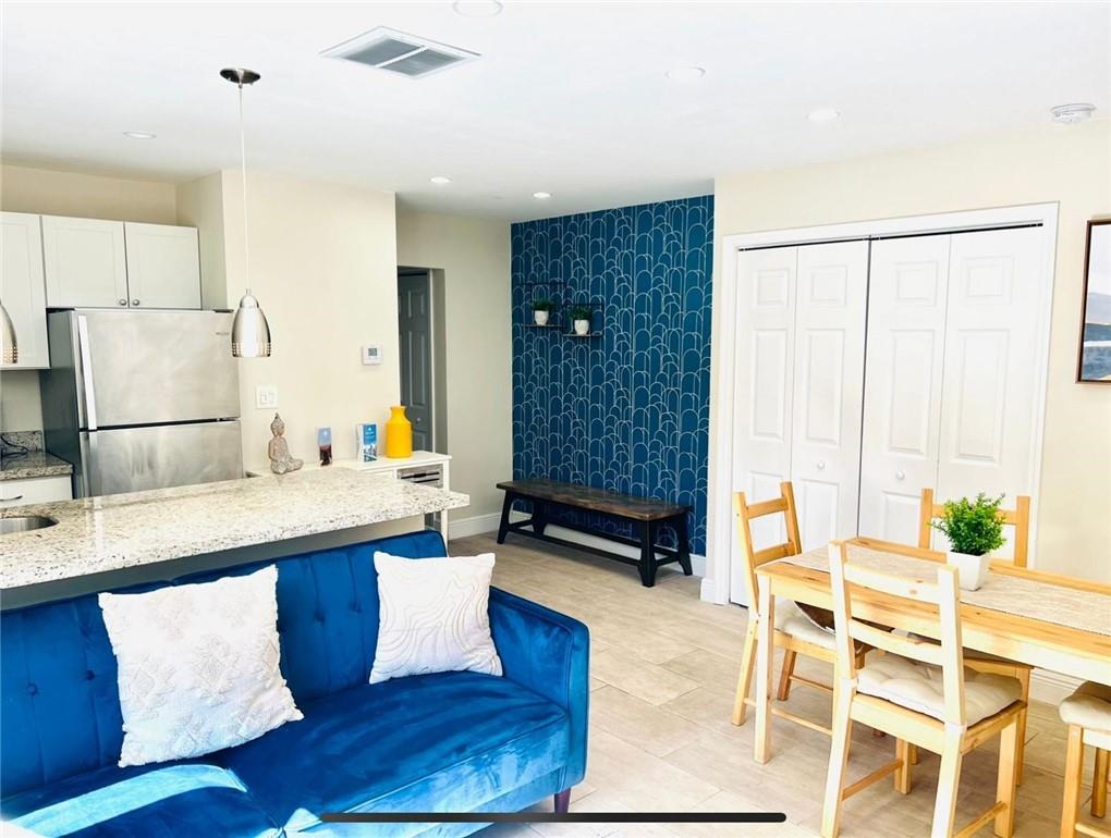 1215 NE 13th Ave
