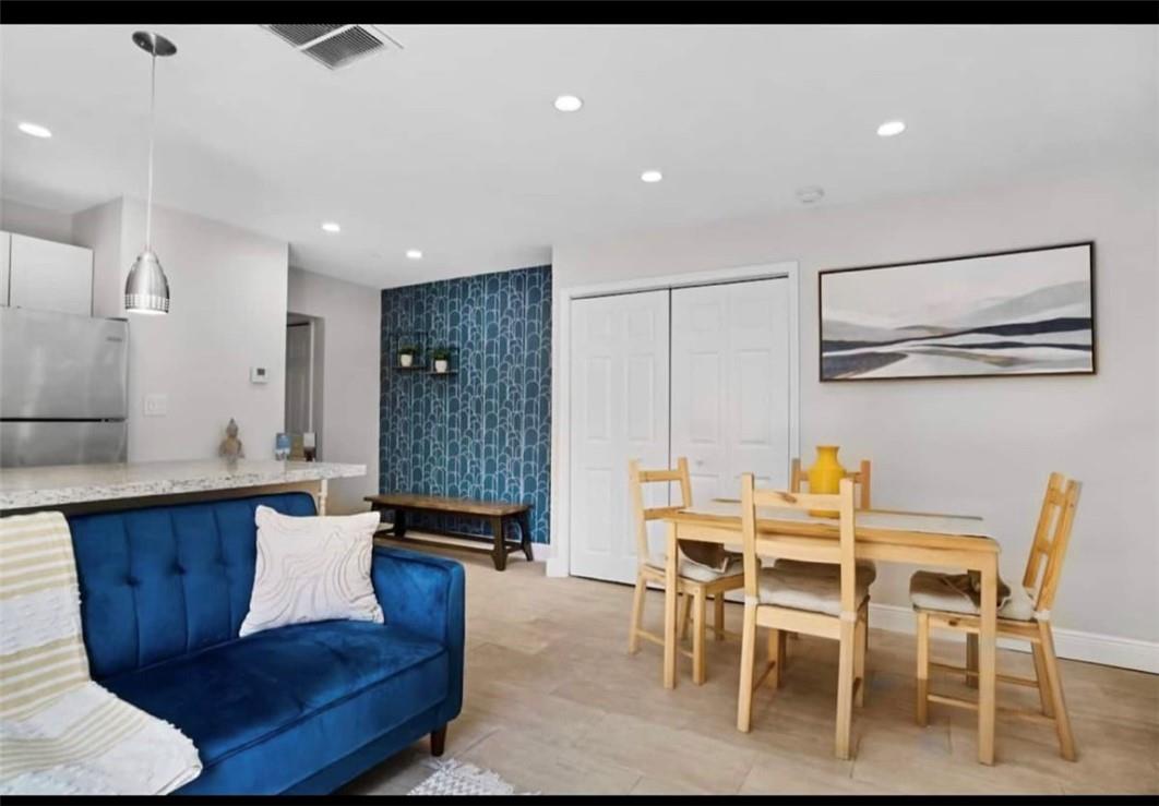 1215 NE 13th Ave