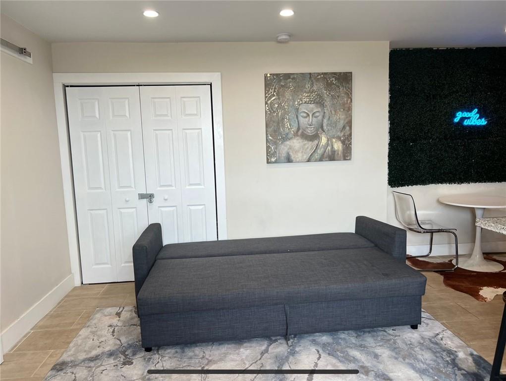1215 NE 13th Ave