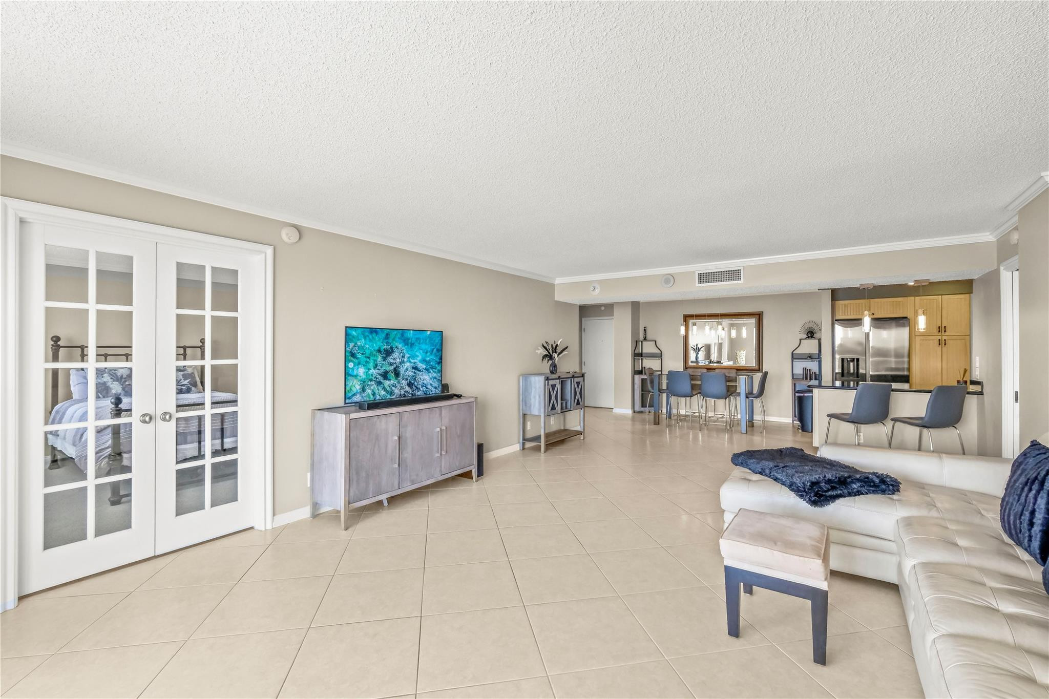 1 Las Olas Circle Unit: 1010