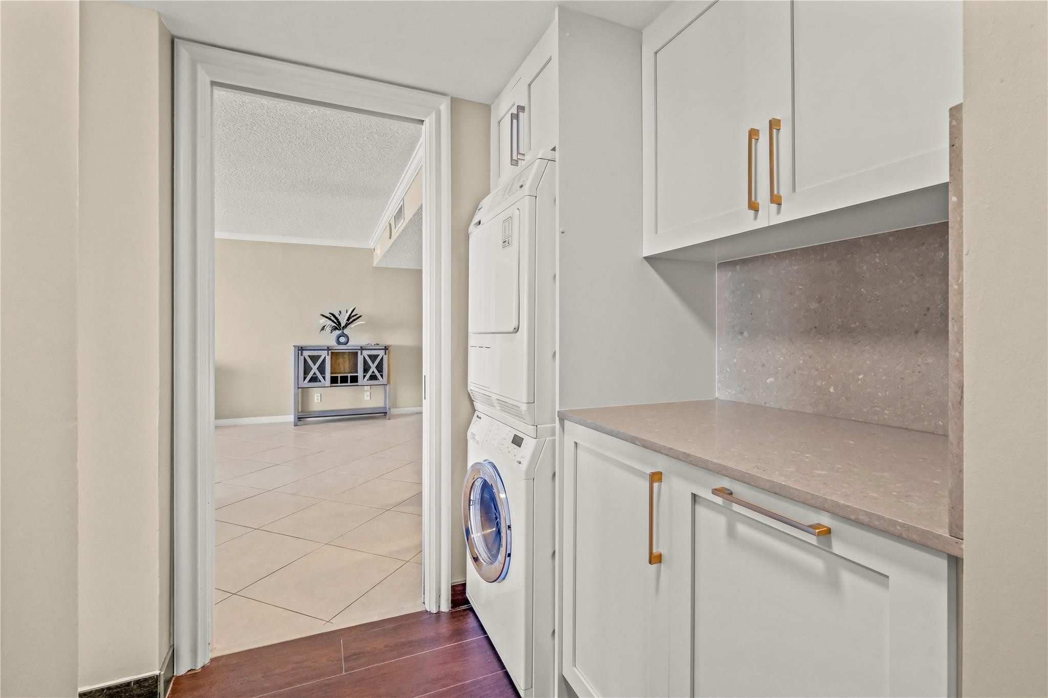 1 Las Olas Circle Unit: 1010