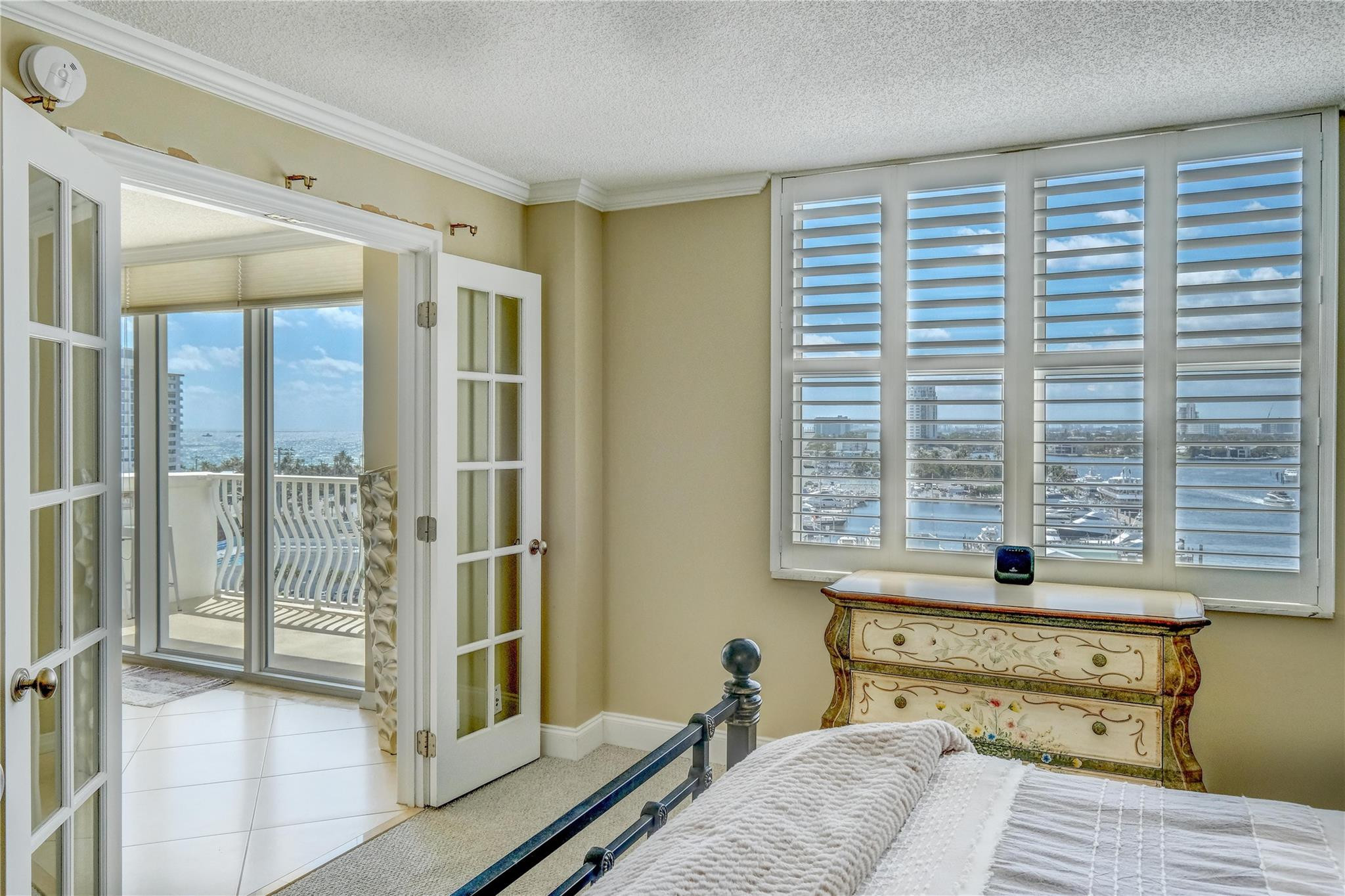 1 Las Olas Circle Unit: 1010