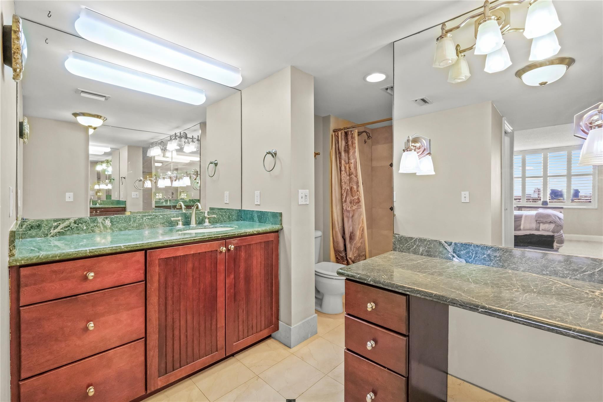 1 Las Olas Circle Unit: 1010