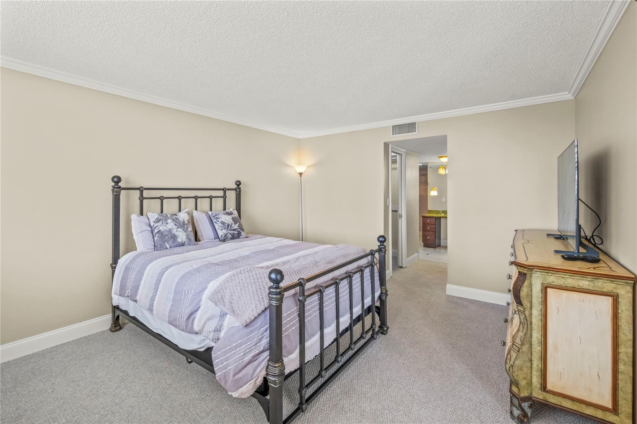 1 Las Olas Circle Unit: 1010