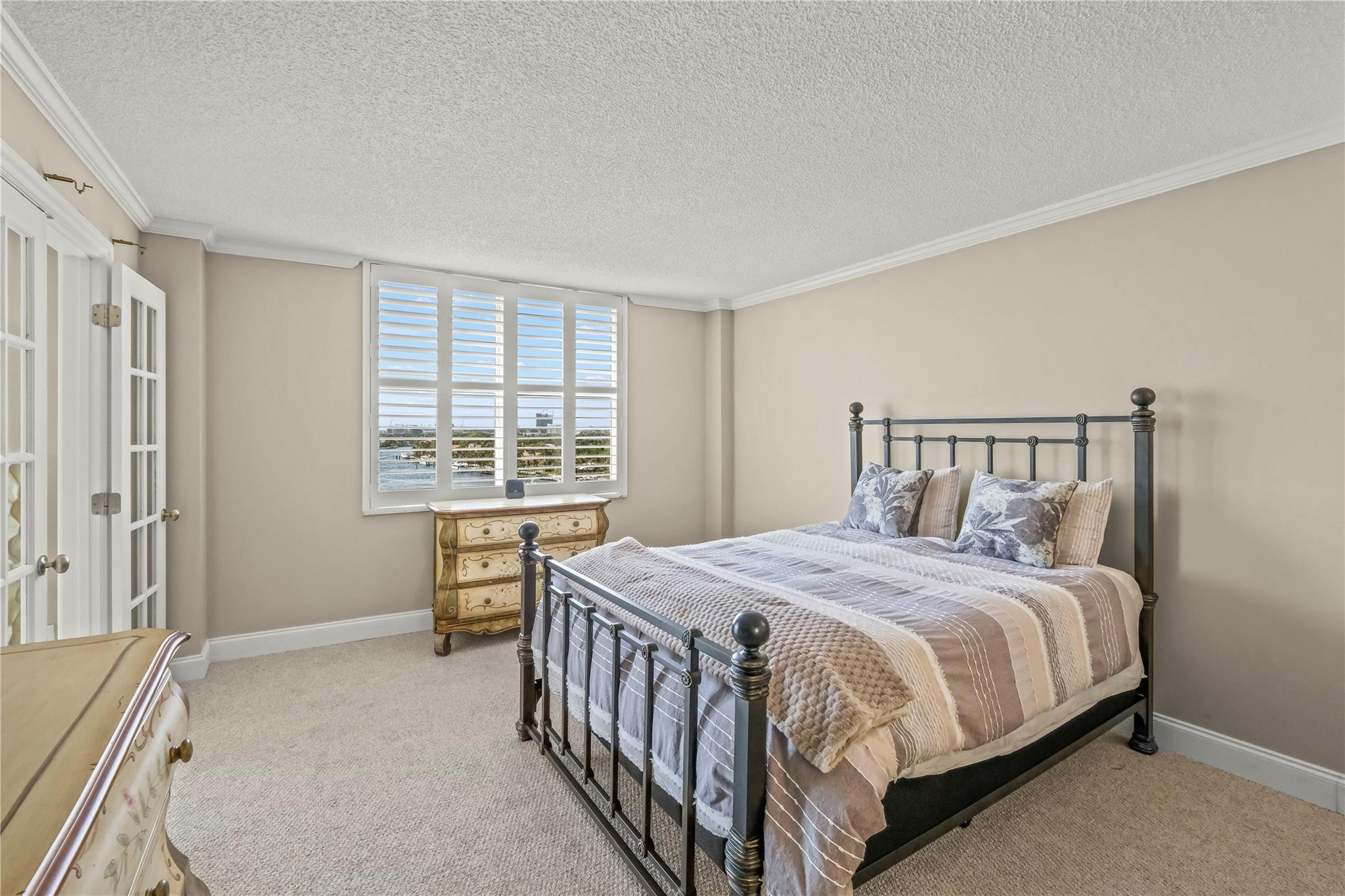 1 Las Olas Circle Unit: 1010