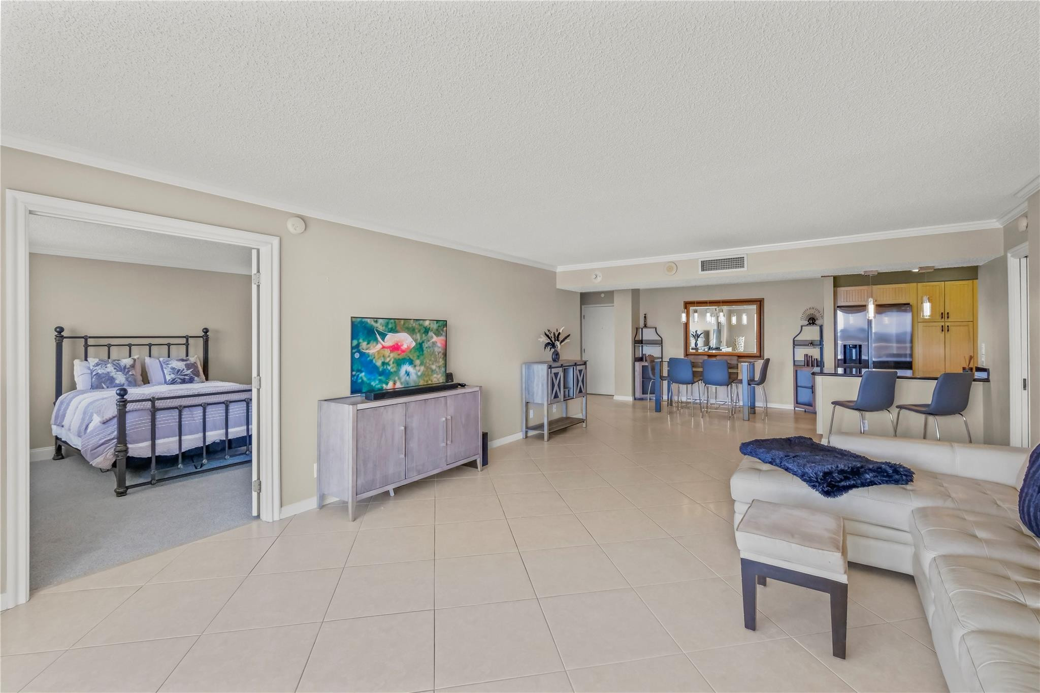 1 Las Olas Circle Unit: 1010
