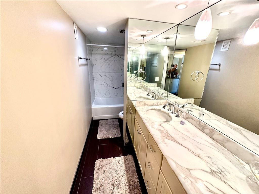 1 Las Olas Circle Unit: 1010