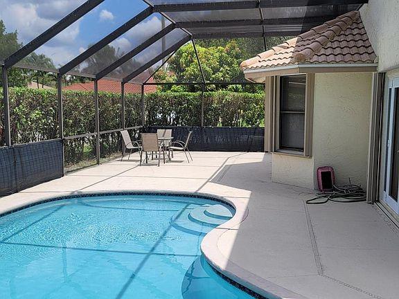 4931 NW 49th Ave