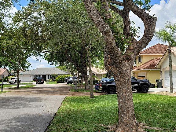 4931 NW 49th Ave