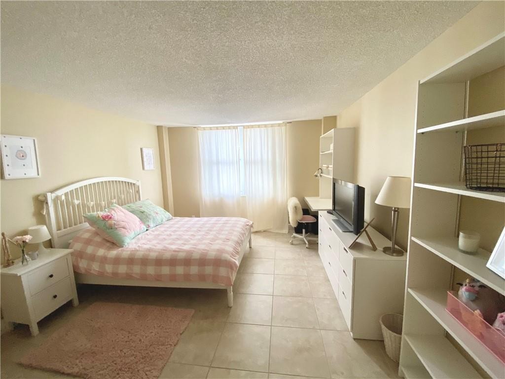 1 Las Olas Circle Unit: 1413