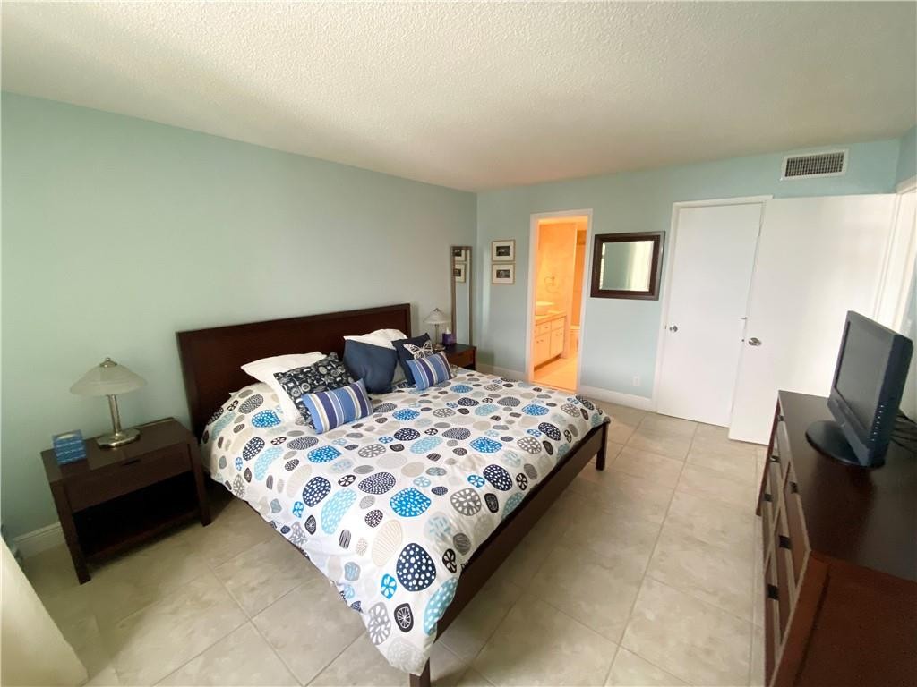 1 Las Olas Circle Unit: 1413