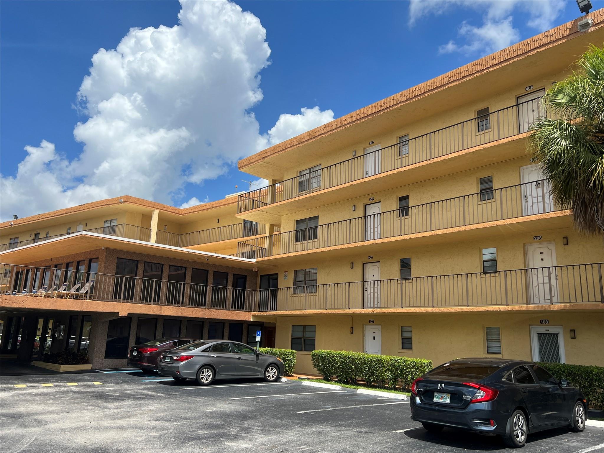 9273 SW 8th St Unit: 419