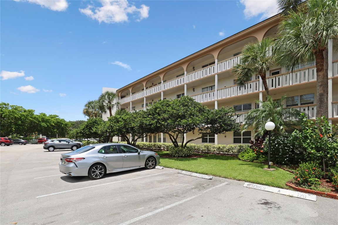 3002 Portofino Isle E4, Coconut Creek Unit: E4