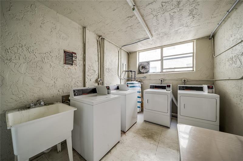 1820 N Lauderdale Ave Unit: 3301