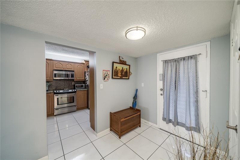1820 N Lauderdale Ave Unit: 3301