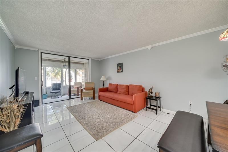 1820 N Lauderdale Ave Unit: 3301