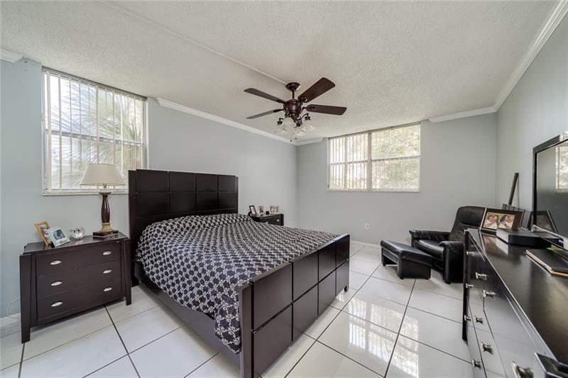 1820 N Lauderdale Ave Unit: 3301