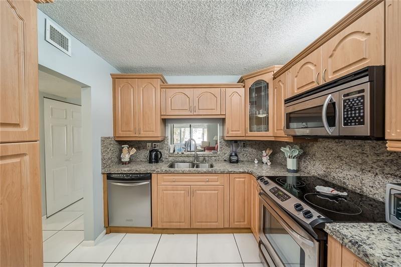 1820 N Lauderdale Ave Unit: 3301
