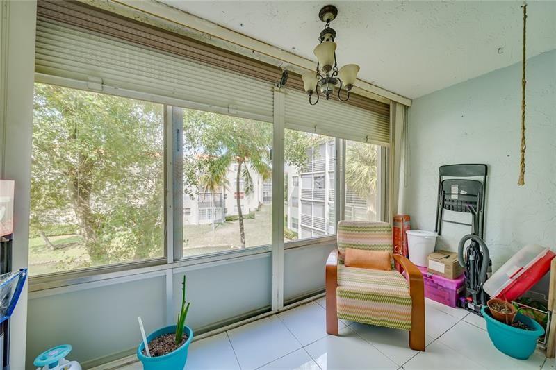 1820 N Lauderdale Ave Unit: 3301